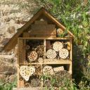 Hôtel nichoirs de jardin pour abeilles sauvages Hôtel nichoirs de jardin pour abeilles sauvages